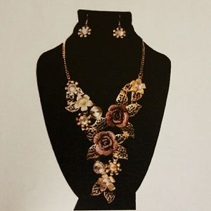 GOLDTONE CRYSTAL AND PURPLE ROSES